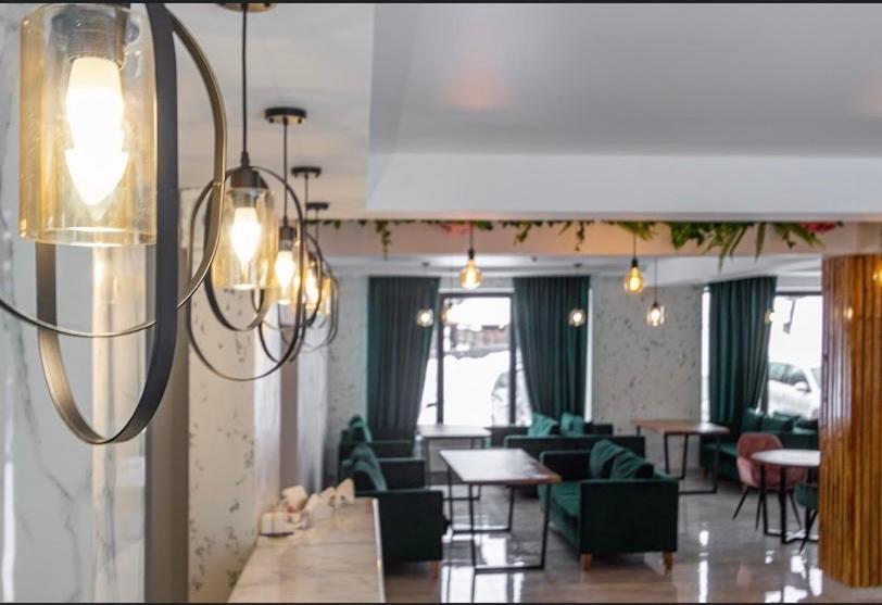 Imperial Hotel 布克维 外观 照片